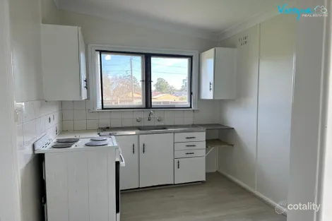 Property photo of 4 Casey Place Blackett NSW 2770