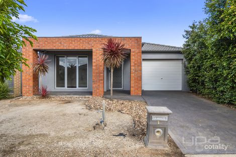 Property photo of 15 Triandra Drive Brookfield VIC 3338