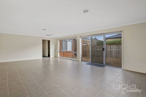 Property photo of 15 Triandra Drive Brookfield VIC 3338