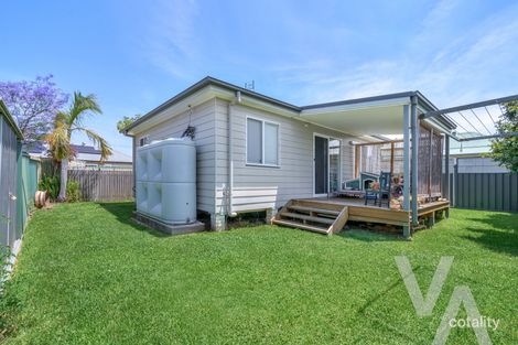 11 Grove St, Waratah, NSW 2298