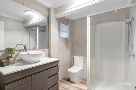 Property photo of 28 McAndrew Crescent Mangerton NSW 2500