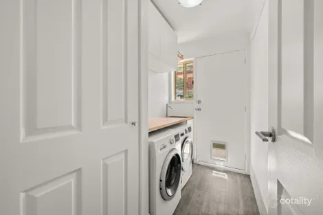 Property photo of 30 Kangaroo Close Nicholls ACT 2913