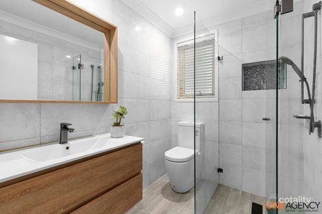 Property photo of 7 Flint Place Illawong NSW 2234