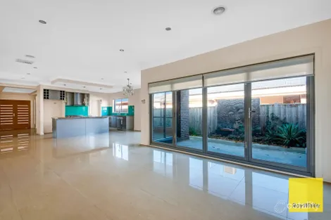 Property photo of 4 Woodswallow Place Williams Landing VIC 3027