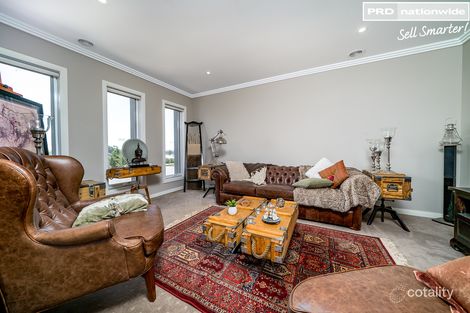 Property photo of 9 Park Place Lloyd NSW 2650