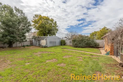 Property photo of 1 Bellbird Way Dubbo NSW 2830