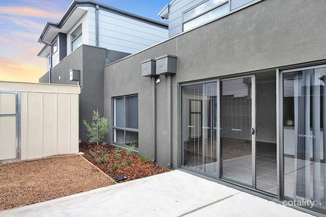 Property photo of 4 Courtyard Way Roxburgh Park VIC 3064