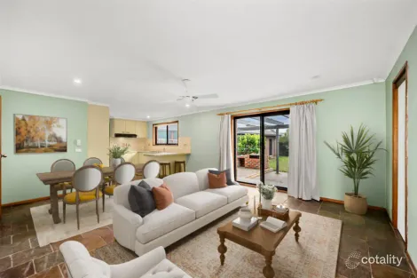 Property photo of 31 Rohan Rivett Crescent McKellar ACT 2617