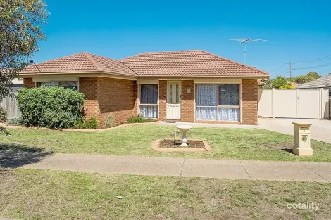 4 Redhill Ct, Craigieburn, VIC 3064