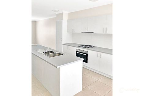 Property photo of 5 Axel Walk Cranbourne North VIC 3977