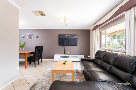 Property photo of 16 Berenwode Circuit Morphett Vale SA 5162