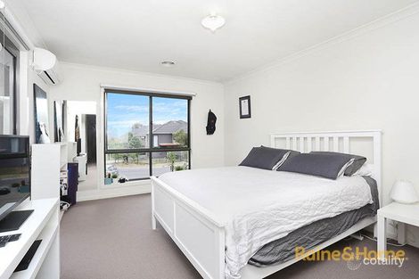 Property photo of 14 Grevillea Circuit Maidstone VIC 3012