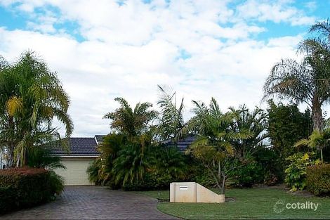 12 Lakeshore Cl, Ballajura, WA 6066