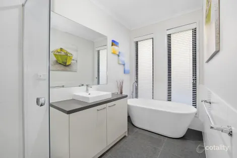 Property photo of 45 Shortridge Drive Lucas VIC 3350