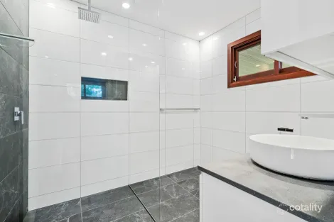 Property photo of 2 Martin Place Ashmore QLD 4214