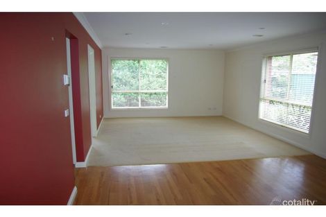 Property photo of 7 Elstead Way Lake Gardens VIC 3355