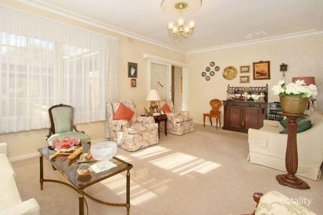 Property photo of 2 Jennifer Court Mount Waverley VIC 3149