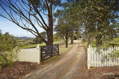 Property photo of 10 Lake View Road St Andrews VIC 3761