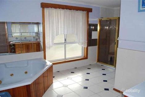 Property photo of 8 Coomera Court Dromedary TAS 7030