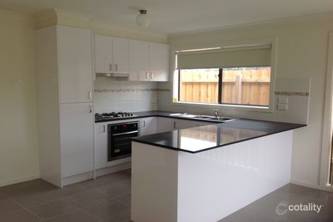 Property photo of 15/9 Shakespeare Court Drouin VIC 3818