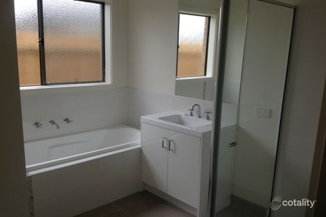 Property photo of 15/9 Shakespeare Court Drouin VIC 3818