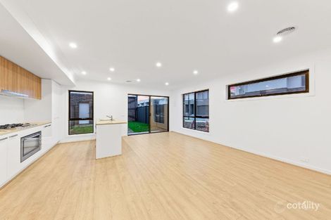 Property photo of 2 Cyan Walk Craigieburn VIC 3064