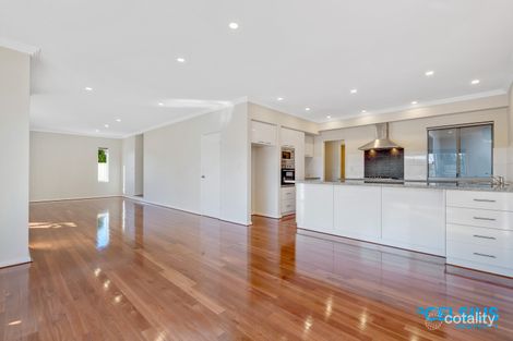 33a Lilacdale Rd, Innaloo, WA 6018