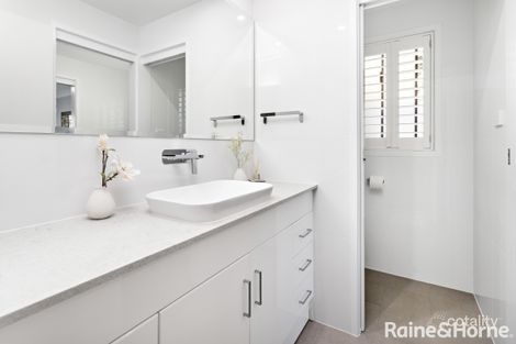 Property photo of 30 Hughes Crescent Kiama Downs NSW 2533