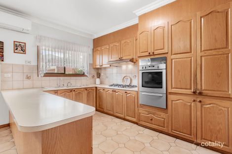 Property photo of 17 Melia Court Mill Park VIC 3082