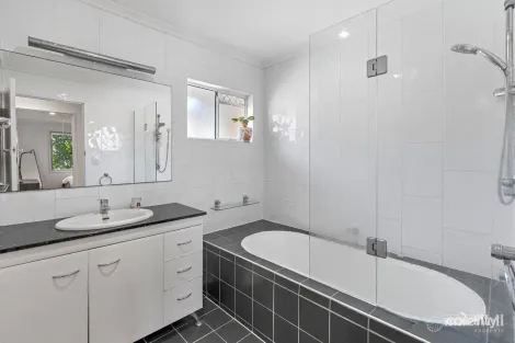 Property photo of 34 Kuring-Gai Avenue Tarragindi QLD 4121