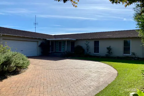 33 Elia Ave, Nowra, NSW 2541