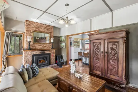 Property photo of 30 Sinclair Crescent Wentworth Falls NSW 2782