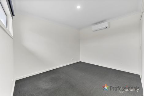 Property photo of 2/27 Hanson Road Craigieburn VIC 3064