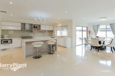Property photo of 11 Lowell Drive Keysborough VIC 3173