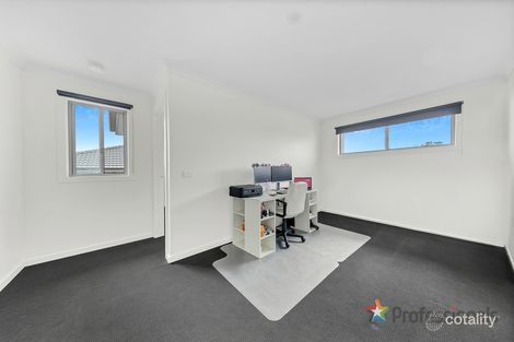 Property photo of 2/27 Hanson Road Craigieburn VIC 3064