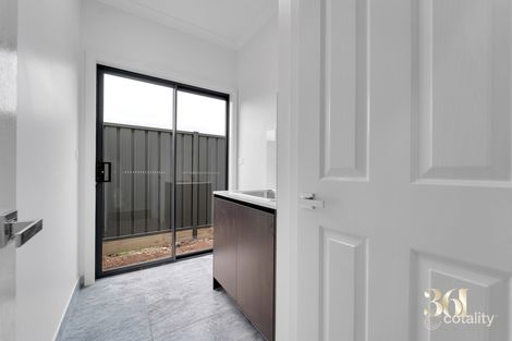 Property photo of 2 Forestmill Way Strathtulloh VIC 3338