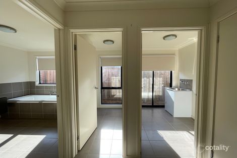 Property photo of 31 Tropic Circuit Point Cook VIC 3030