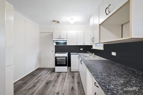 Property photo of 16 Halmahera Crescent Lethbridge Park NSW 2770