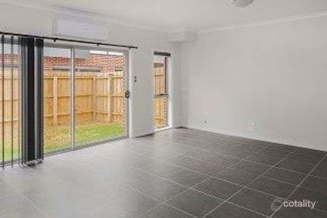 Property photo of 31/64 Escapade Boulevard Craigieburn VIC 3064