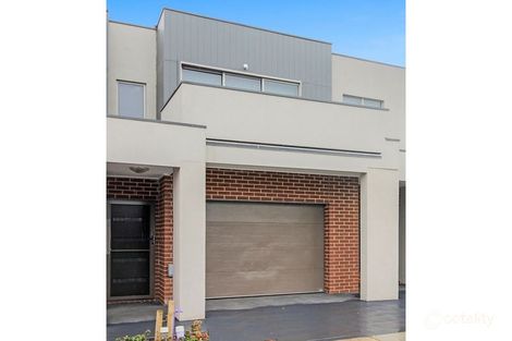 Property photo of 31/64 Escapade Boulevard Craigieburn VIC 3064