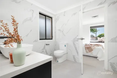 Property photo of 5 Light Body Way Narellan Vale NSW 2567