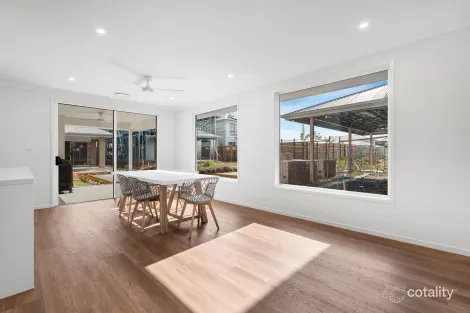 Property photo of 16 Masthead Crescent Hemmant QLD 4174