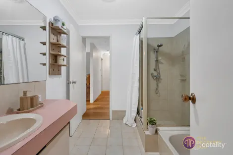 Property photo of 22 Peppermint Drive Thornlie WA 6108