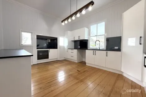 26 Pine Mountain Rd, North Ipswich, QLD 4305