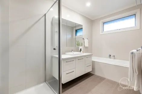 Property photo of 2/5 Leith Road Macleod VIC 3085