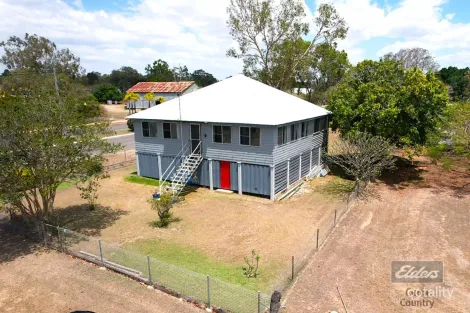 18 Railway Pde, St Lawrence, QLD 4707
