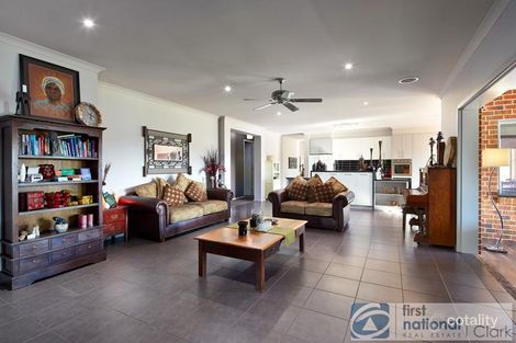 Property photo of 14 Settlers Rise Drouin VIC 3818