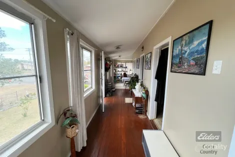 Property photo of 18 Railway Parade St Lawrence QLD 4707