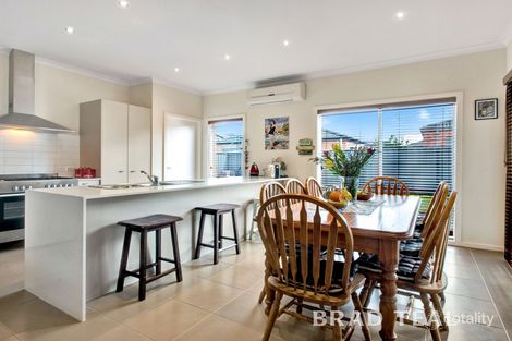 Property photo of 10 Huntingfield Street Craigieburn VIC 3064