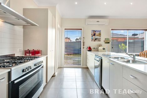 Property photo of 10 Huntingfield Street Craigieburn VIC 3064